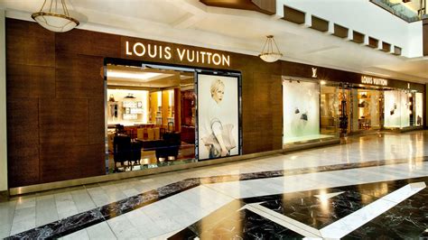 louis vuitton store hackensack.